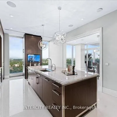50,&nbsp;Yorkville, Annex, Toronto