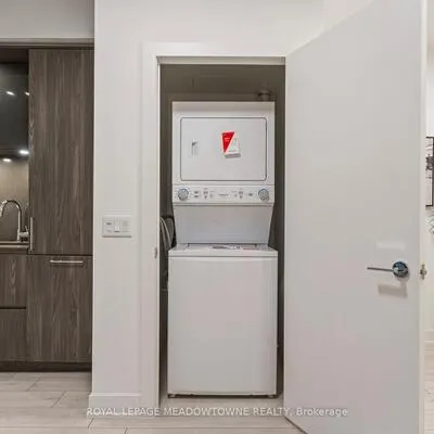 15,&nbsp;Mercer, Waterfront Communities C1, Toronto
