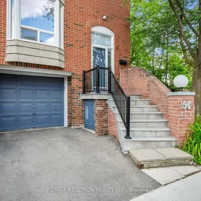 43,&nbsp;Wild Gingerway, Bathurst Manor, Toronto