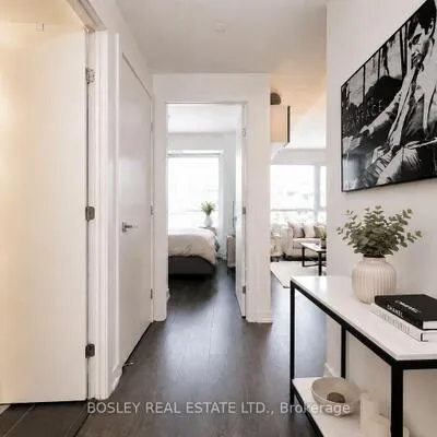 223,&nbsp;St Clair, Casa Loma, Toronto