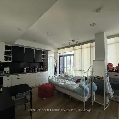 32,&nbsp;Davenport, Annex, Toronto