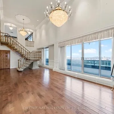 2600,&nbsp;Bathurst, Englemount-Lawrence, Toronto