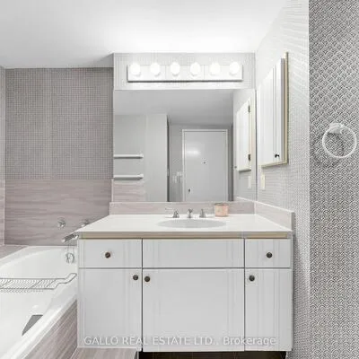 10,&nbsp;Kenneth, Willowdale East, Toronto