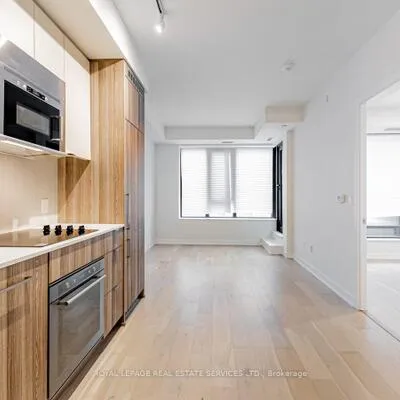 840,&nbsp;St Clair, Oakwood Village, Toronto