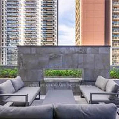101,&nbsp;Erskine, Mount Pleasant West, Toronto