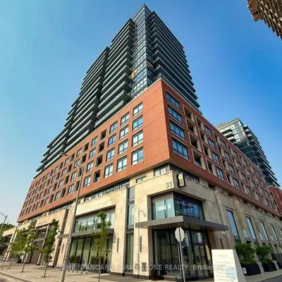 33,&nbsp;Frederick Todd, Thorncliffe Park, Toronto