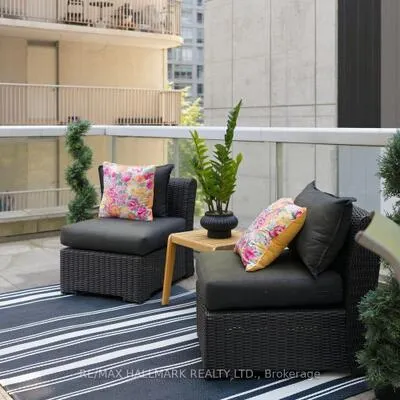 43,&nbsp;Eglinton, Mount Pleasant West, Toronto