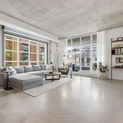 19,&nbsp;Brant, Waterfront Communities C1, Toronto