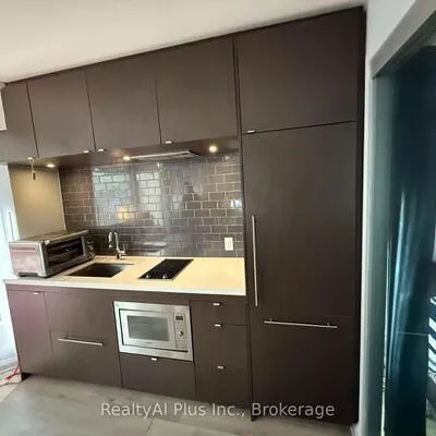 155,&nbsp;Yorkville, Annex, Toronto