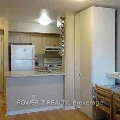 155,&nbsp;Beecroft, Lansing-Westgate, Toronto