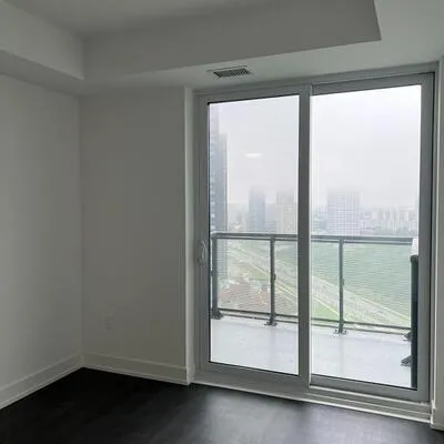 30,&nbsp;Inn on the Park, Banbury-Don Mills, Toronto