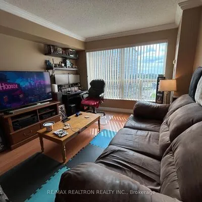 188,&nbsp;Doris, Willowdale East, Toronto