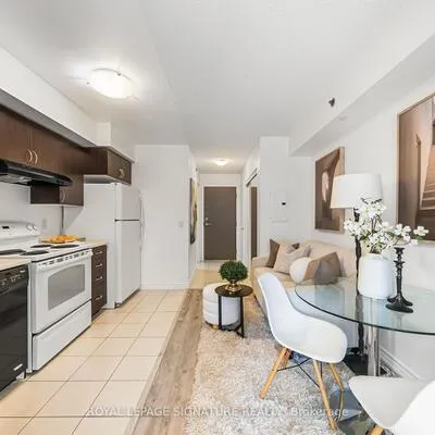 35,&nbsp;Saranac, Englemount-Lawrence, Toronto