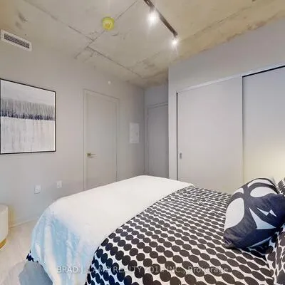195,&nbsp;McCaul, Kensington-Chinatown, Toronto