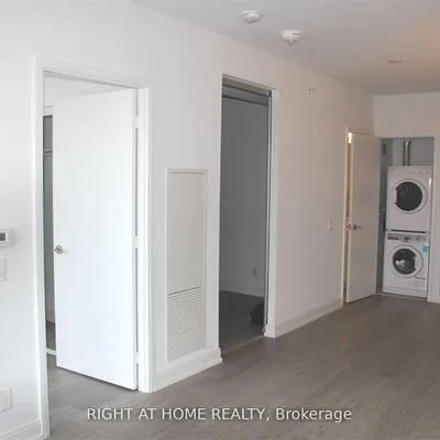 181,&nbsp;Dundas, Moss Park, Toronto