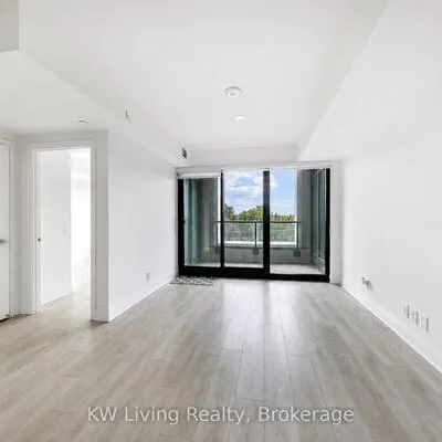 33,&nbsp;Frederick Todd, Thorncliffe Park, Toronto