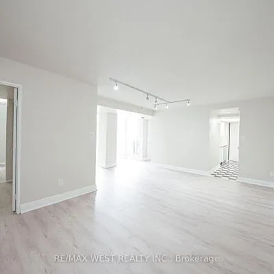 1470,&nbsp;Midland, Dorset Park, Toronto