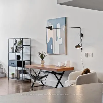 1173,&nbsp;Dundas, South Riverdale, Toronto