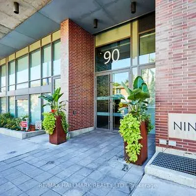 90,&nbsp;Broadview, South Riverdale, Toronto