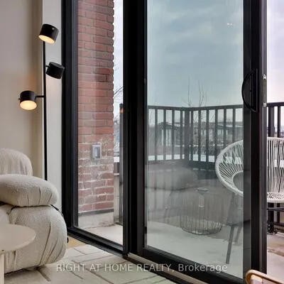 761,&nbsp;Queen, South Riverdale, Toronto