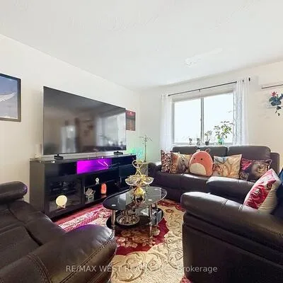 800,&nbsp;Kennedy, Ionview, Toronto