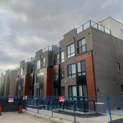 245,&nbsp;Mclevin, Malvern, Toronto