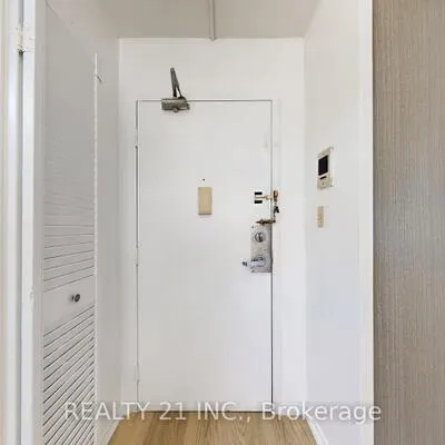 5,&nbsp;Massey, Crescent Town, Toronto