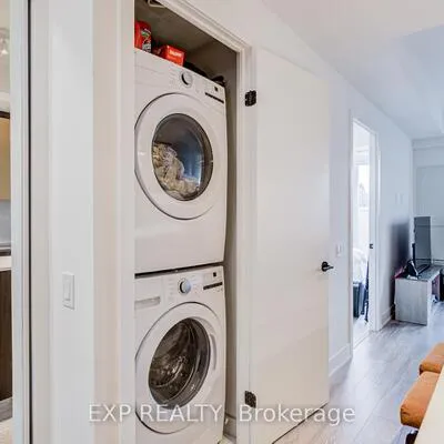 1285,&nbsp;Queen, Greenwood-Coxwell, Toronto