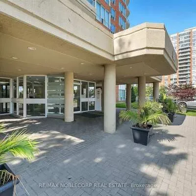 400,&nbsp;Mclevin, Malvern, Toronto