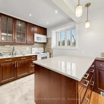 25,&nbsp;Collinsgrove, West Hill, Toronto