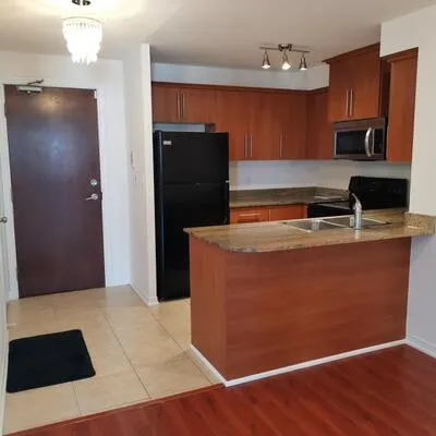 921,&nbsp;Midland, Eglinton East, Toronto