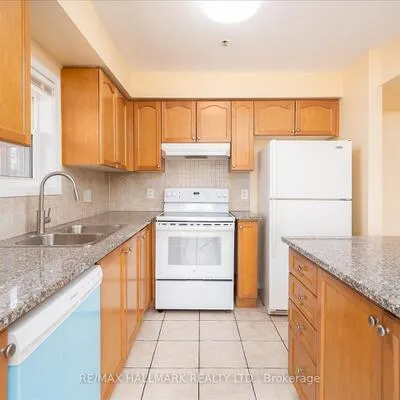 10,&nbsp;Mendelssohn, Clairlea-Birchmount, Toronto