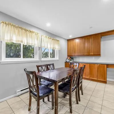 120,&nbsp;Murison, Malvern, Toronto