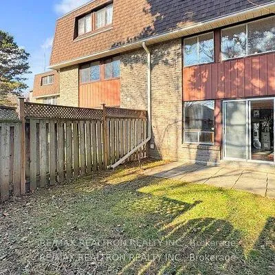371,&nbsp;Orton Park, Morningside, Toronto
