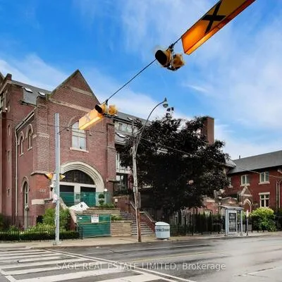 660,&nbsp;Pape, North Riverdale, Toronto