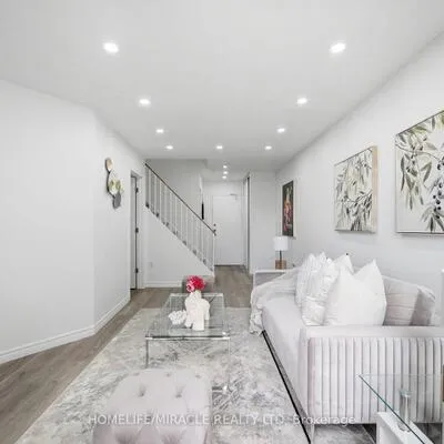 100,&nbsp;Mornelle, Morningside, Toronto