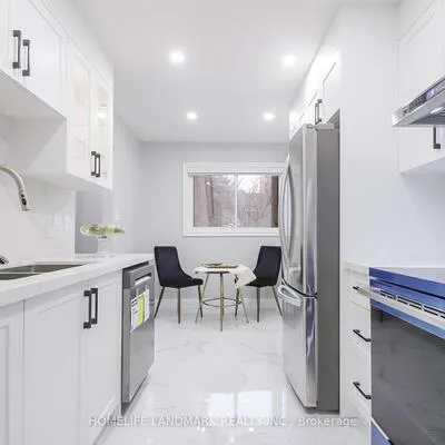 4-50,&nbsp;Silverbell, Malvern, Toronto
