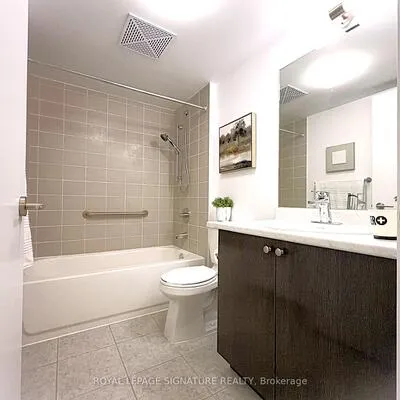 1346,&nbsp;Danforth, Eglinton East, Toronto