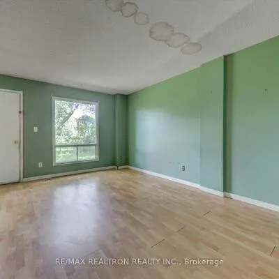 10,&nbsp;Livonia, Morningside, Toronto