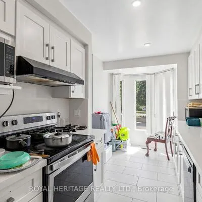 2472,&nbsp;Eglinton, Eglinton East, Toronto