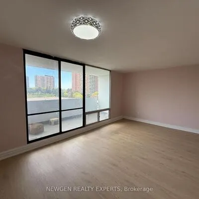 3,&nbsp;Massey, Crescent Town, Toronto