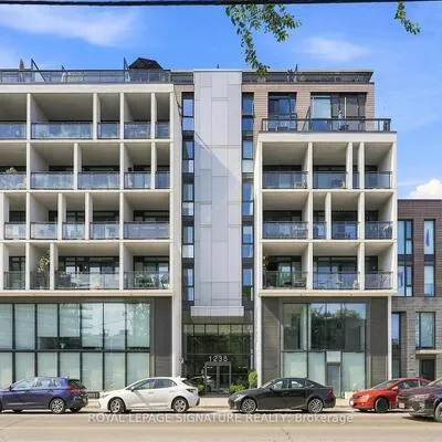1238,&nbsp;Dundas, South Riverdale, Toronto