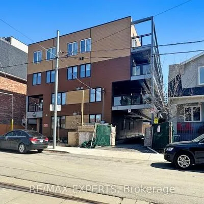 45,&nbsp;Connaught, Greenwood-Coxwell, Toronto