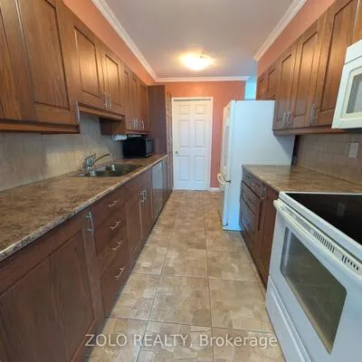 3233,&nbsp;Eglinton, Scarborough Village, Toronto
