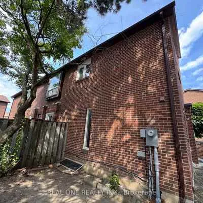 72,&nbsp;Dusay, L'Amoreaux, Toronto