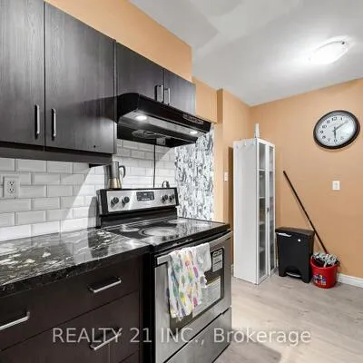 180,&nbsp;Markham, Scarborough Village, Toronto