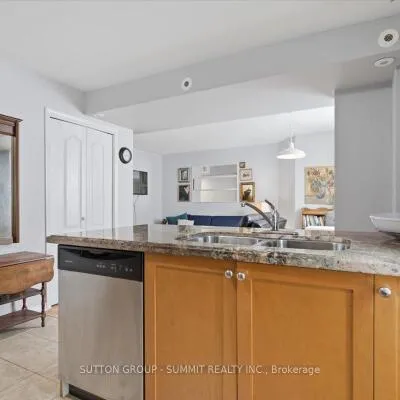 25,&nbsp;Strangford, Clairlea-Birchmount, Toronto