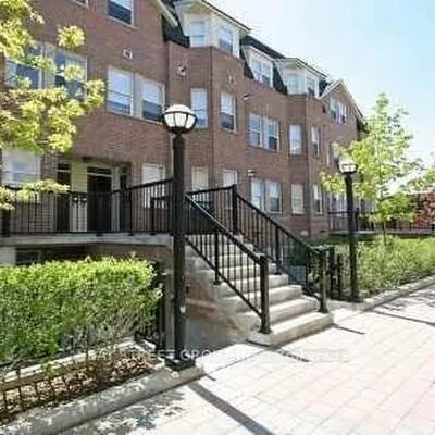 760,&nbsp;Lawrence, Yorkdale-Glen Park, Toronto