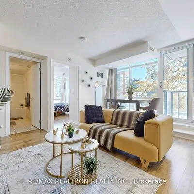 20,&nbsp;Joe Shuster, South Parkdale, Toronto