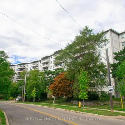 80,&nbsp;Grandravine, York University Heights, Toronto